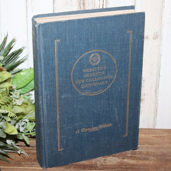 Shabby VTG Webster's Dictionary Blue Cloth Covered Book ⭐️ Vintage Decor - Picture 1 of 5